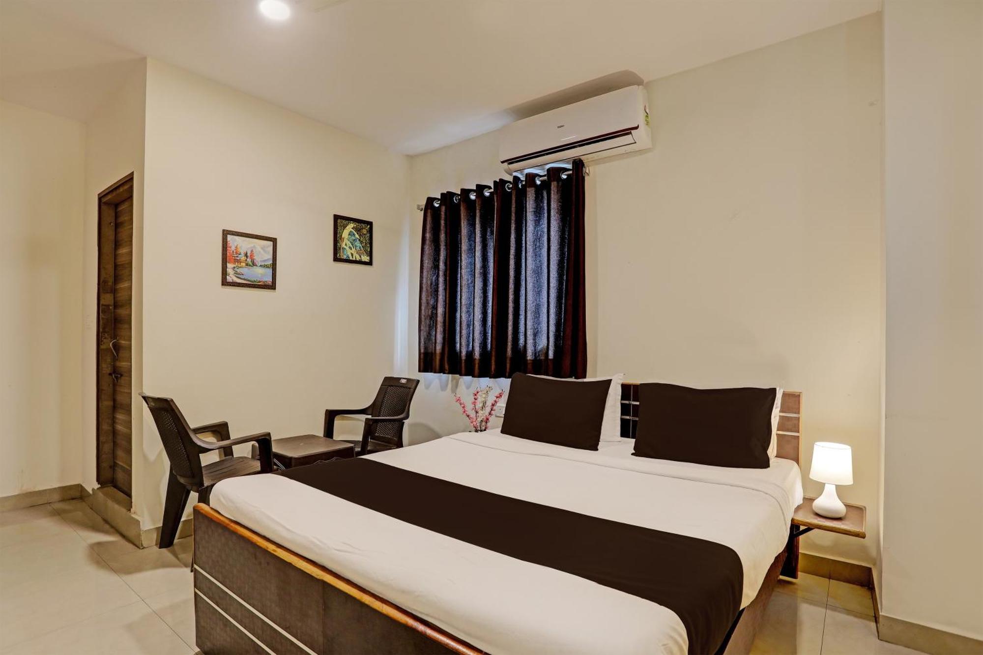 Capital O Saharsh Grand Near Shilparamam Hyderabad Exterior photo